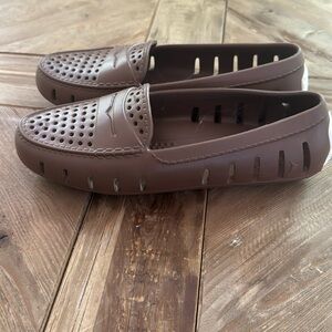 Dark brown Floafers